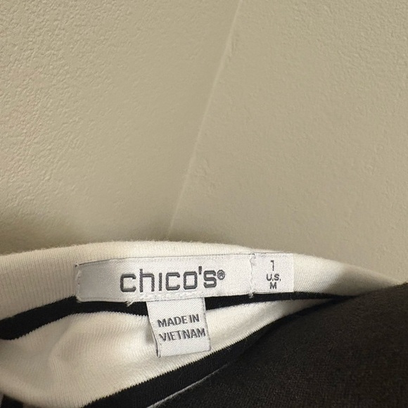 Striped Black and White Women's Top Size Medium - Picture 3 of 4